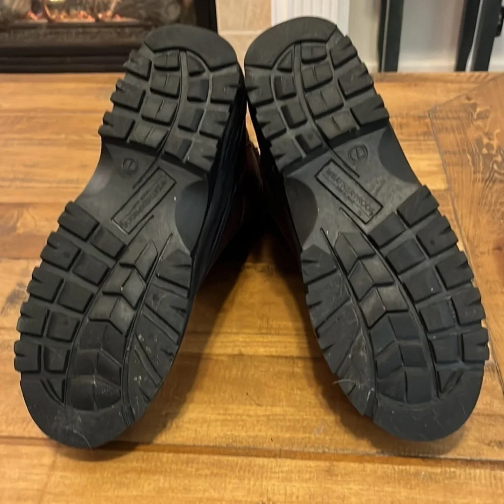 𝅺weatherproof snow/rain boots, size 7, good condition